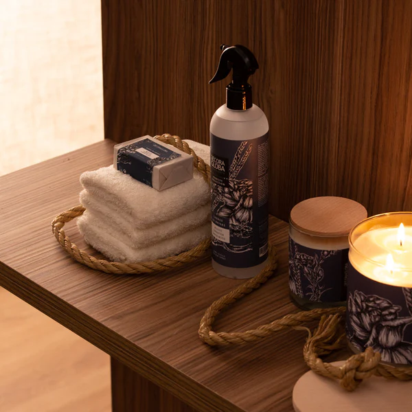 VELA AROMÁTICA TARDES DE BRISAS, FRAGANCIA MARINA 220 G - Imagen 2