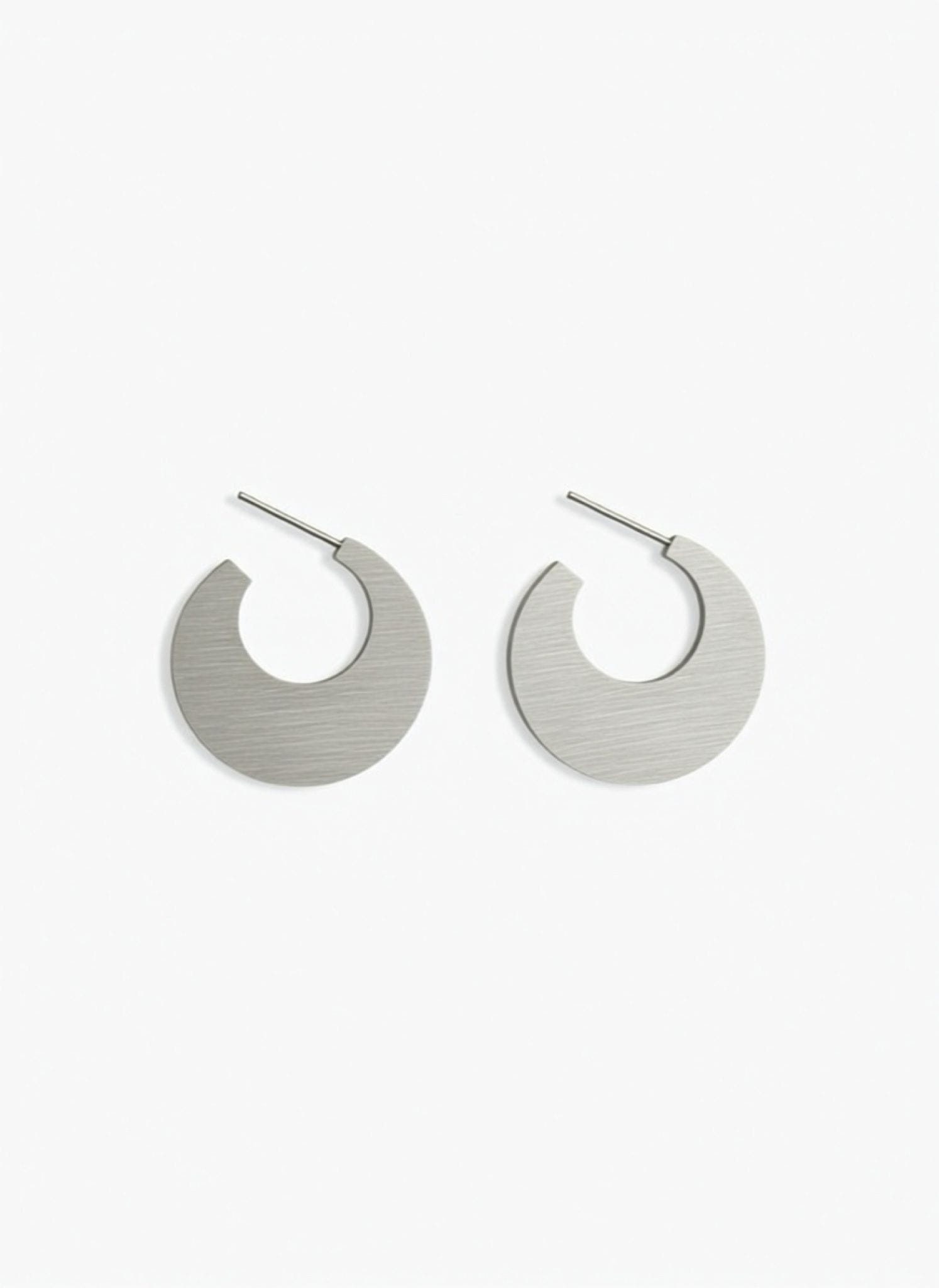 aros pequeÑos de acero inoxidable de estilo minimal y actual acabado mate