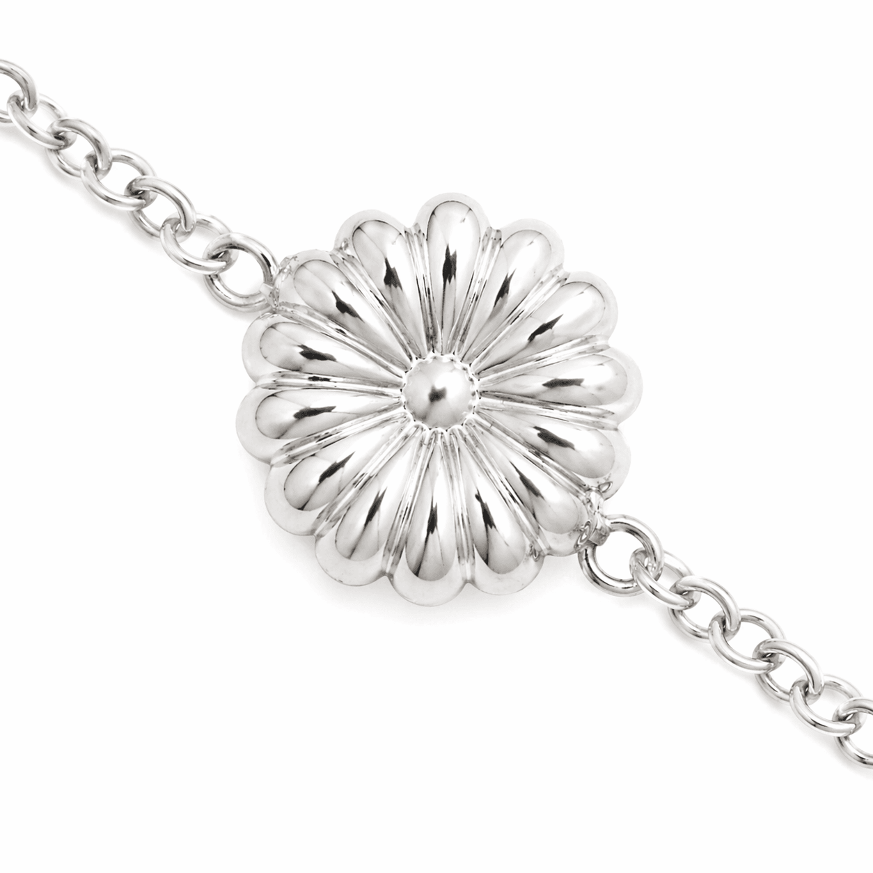pulsera ligera con flor relieve en acero plateado