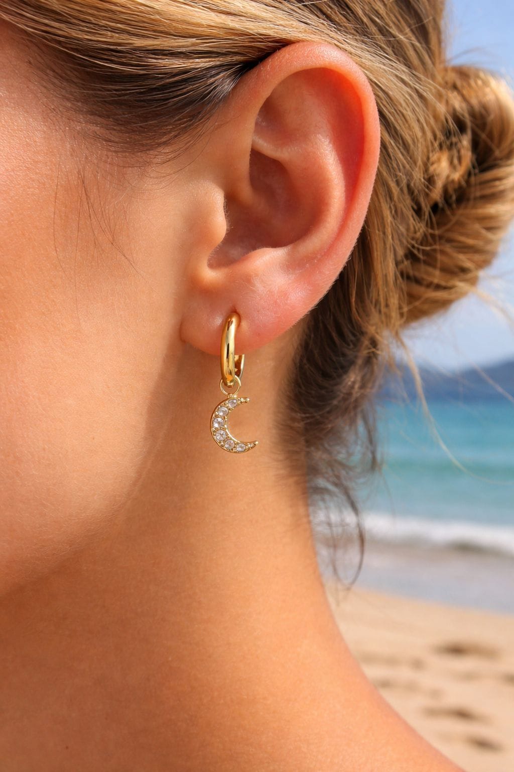 mini aros luna dorados de acero inoxidable dorado